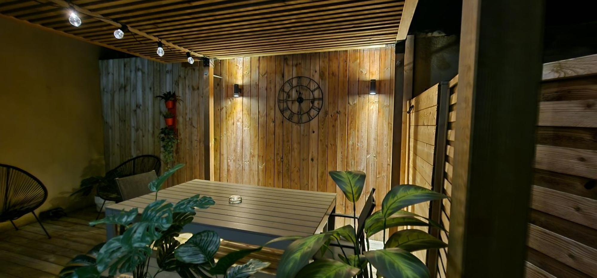 Gite 4 Personnes Avec Piscine Et Bain Nordique Proche Des Plages Du Debarquement Le Manoir  エクステリア 写真